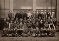 Petr Poláček is standing on the right from his best friend Pavel (top row, in white shirt); photograph from the first year of the basic school at the Jiří of Lobkowicz square. Prague, 1948
