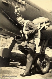 Tadeusz Szymkowiak, Zbigniewov uncle, aviator shoted down in World War Second
