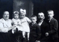 Miroslav Picek´s grandparents with their children. The boy completely on the right is witness´s father who was imprisoned in the 1950s because he declined to follow an order (to do reports on army officers). The second, younger boy was also imprisoned when adult. In his case it was because of refusal to join a united agricultural cooperative. 