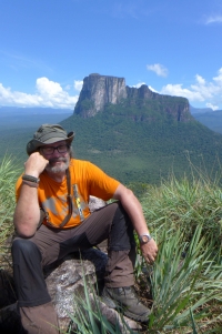 Tomáš Lánczos next to the Autana mountain, Venezuela, state of Amazonas, expedition in 2015