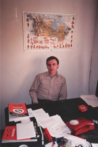 Jan Hrabina in the office of the chief operating officer of Respekt, Prague, April 2, 1990