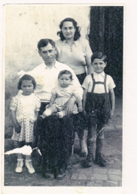 Rodina Bergidovcov v Košiciach, r. 1949