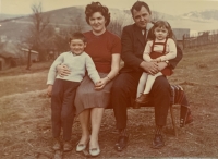 Alžbeta a Štefan Ošvát with their children