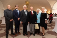 Pavel and his family, and the Prime Minister W. Kretschmann, after having been awarded the Cross of Merit of Baden-Württemberg. 2019
