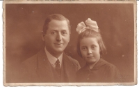 Dědeček Artur Lederer s matkou Grete, 10. května 1921