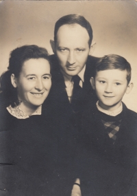 Rudolf Kolář and his parents. 1954