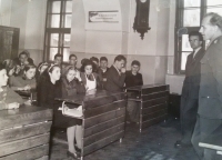 Deyl's conservatory, visit of the Olympian Emil Zátopek. Anna's sister Irena (wearing a white apron) in the first row