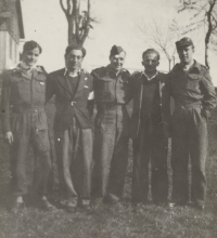 English fugitive soldiers after the liberation in Bystrec with two local men