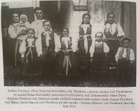 rodinná fotografia Adama Ďuriša, otca Anny Ďurišovej
