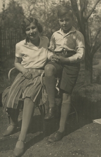 Jan Iserle with his sister Hana