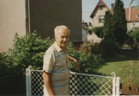 Jan Iserle at his birthplace in Winterova Street