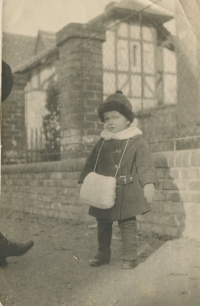 Jan Iserle ve Winterově ulici v Pardubicích v roce 1922
