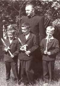 First Communion; they were prepared by priest Jan Krist, who lived and worked in Trnava near Zlín till the 90s, 1963