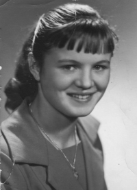 Zdenka Žmudová at the age of 14-15