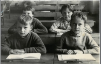 Elementary school photo, Jan Procházka as the first on right
