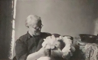Alena Hudcová with her grandmother in 1942