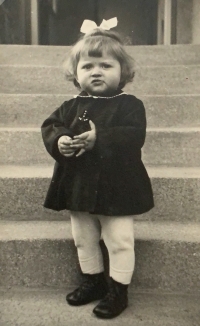 Alena Hudcová in 1943