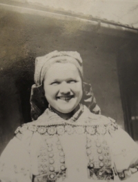 Marie Jakubíčková v hanáckém kroji, 1954