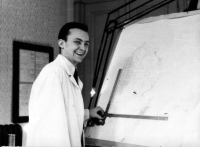 Jaroslav Kopáček jako začínající asistent na Vysoké škole báňské v Ostravě, 1957