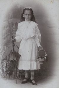 Mother Anna Čermáková at Corpus Christi in 1916