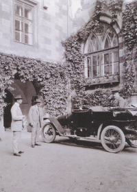 Jan Schebek (left) with his car, 1925