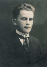 Josef Veverka as a student of the Faculty of Natural Sciences, Charles University, 1924