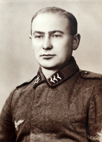 Otec pamětnice v uniformě Luftwaffe, nedatováno