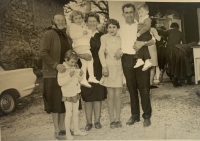 Margita Duchová with family in the middle
