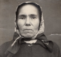 Anna Chovancová, witness' mother 