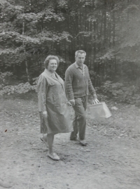 Otec Bohumil s matkou Anežkou, 70. léta