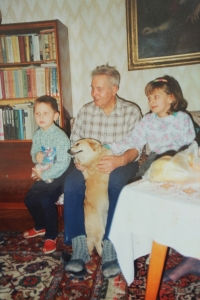 From the left: son Bohumil, father Bohumil, daughter Marie (first half of the 1990s)