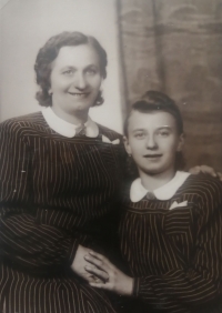 Růžena with her mother after the war, 1946-1947