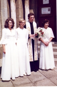 Ivana Angelika Pintířová (second from the left), brother's first mass, 1977