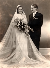 Wedding photograph, 1943