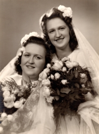 Wedding of the sisters, 1943