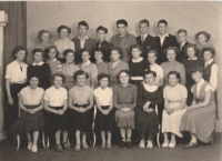 Margit, first seated from the left, after the shorthand and typing certificate at the Trutnov Secondary School of Economics, 1956
