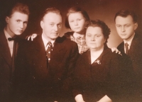 With the whole family, Václav Kulhánek on the far left, 1956