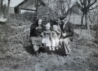 Mother Gizela and father Štefan Kašička with grandchildren