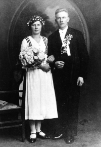 Wedding of the witness's parents, Anna and Pavel / 1932