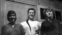 Eva Sikorová (on the right) with friends / 1950s