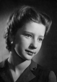 Halina Žyłová, later Niedobová around 1948