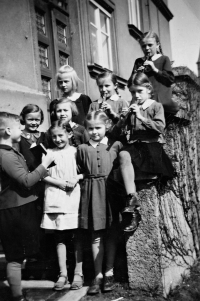 The witness (completely on the top with the flute) in German school in Horní Suchá around 1944