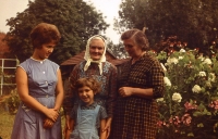 Olga Havránková (on the left) with her grandmother, Růžena Kostková, her mother, Bedřiška Krejčíková, and daughter, Dana Etlíková