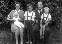 The family of Jan Opletal - father, mother, two brothers, the youngest is Jan Opletal 