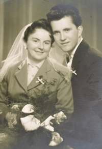 Wedding photo of Dana and Bohuslav Jirásek (1959)