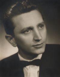A photo of Oldřich Jelínek from the graduation photo board in 1952
