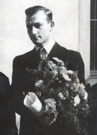 Jiří Mikuláš, graduation at CTU Faculty of Electrical Engineering, the field of low voltage current, radio engineering, Prague 1953
