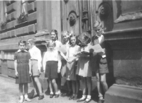 Loučení s obecnou školou v Praze ve Štěpánské ulici, 30. června 1953 