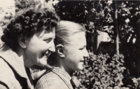 Daniela Brodská with her mum, 1958