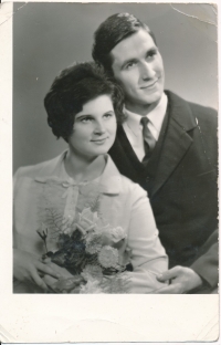 First wedding with Miroslav Hraběta, 1965